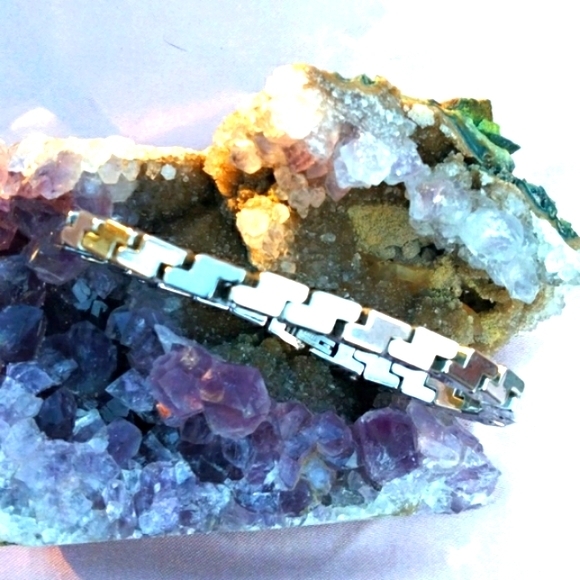 Stainless Steel Men/Women Bracelet. - Picture 2 of 5